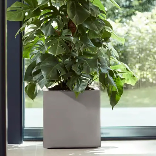 Kruka Vivo med hjul 39x39 cm, varmgrå